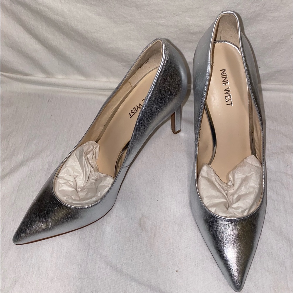 Nine West metallic silver Tatatiana pumps. Size 10